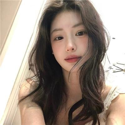 绿茵春色